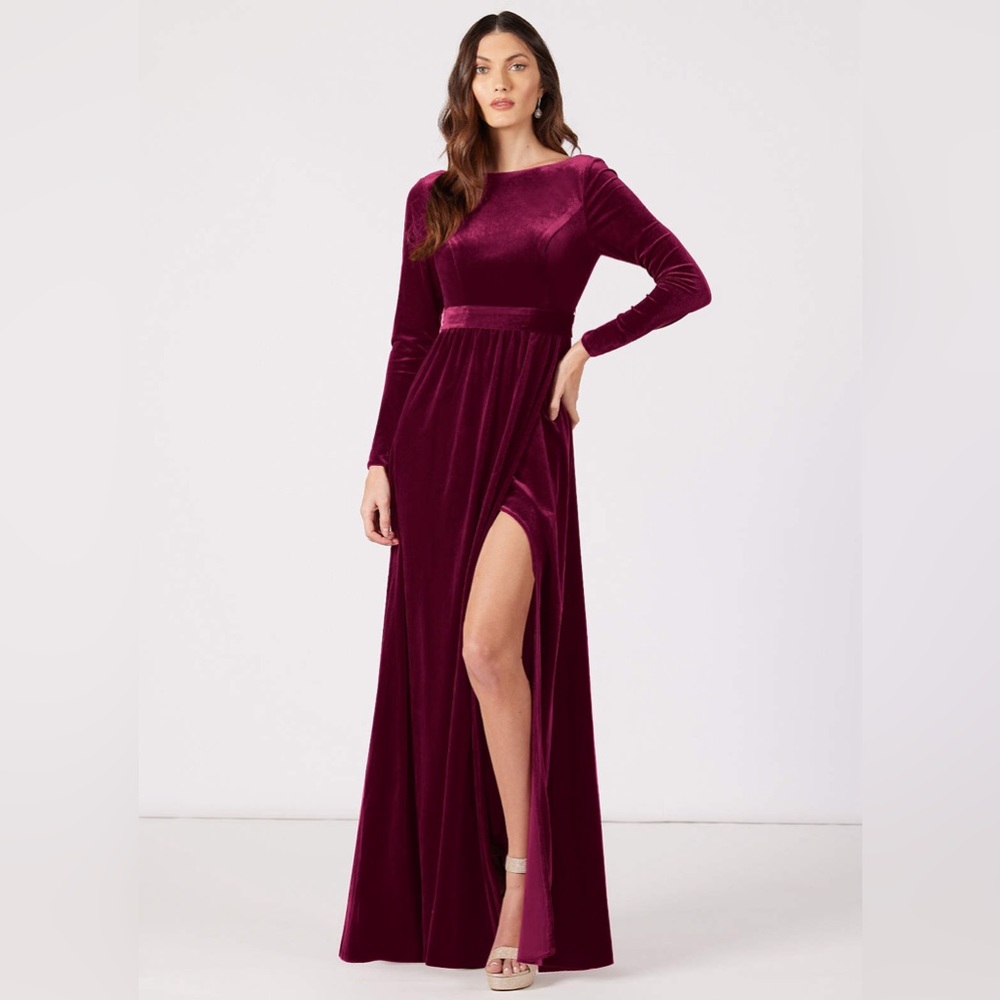 AZAZIE BRYNN
A-Line Long Sleeve Velvet Floor-Length Dress Cabernet Bridesmaid